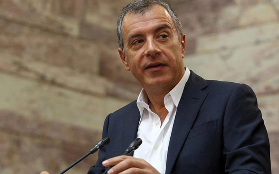 Η «καλημέρα μόνο στους Έλληνες» που εξόργισε τον Σταύρο Θεοδωράκη